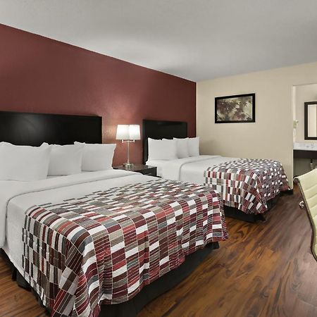 Red Roof Inn & Suites Cave City Exterior photo