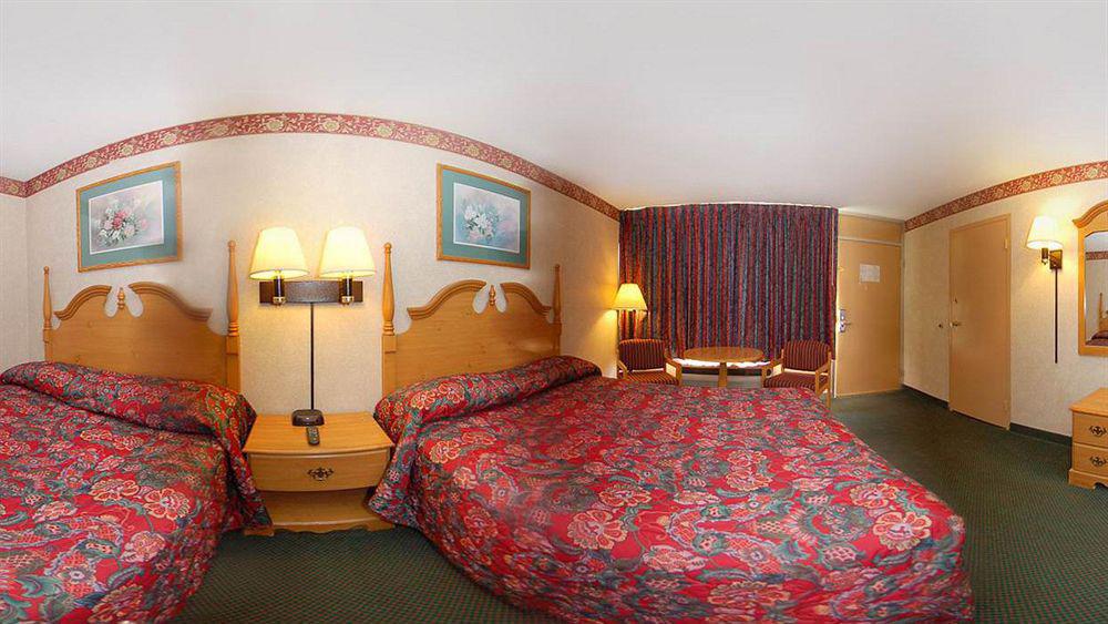 Red Roof Inn & Suites Cave City Exterior photo