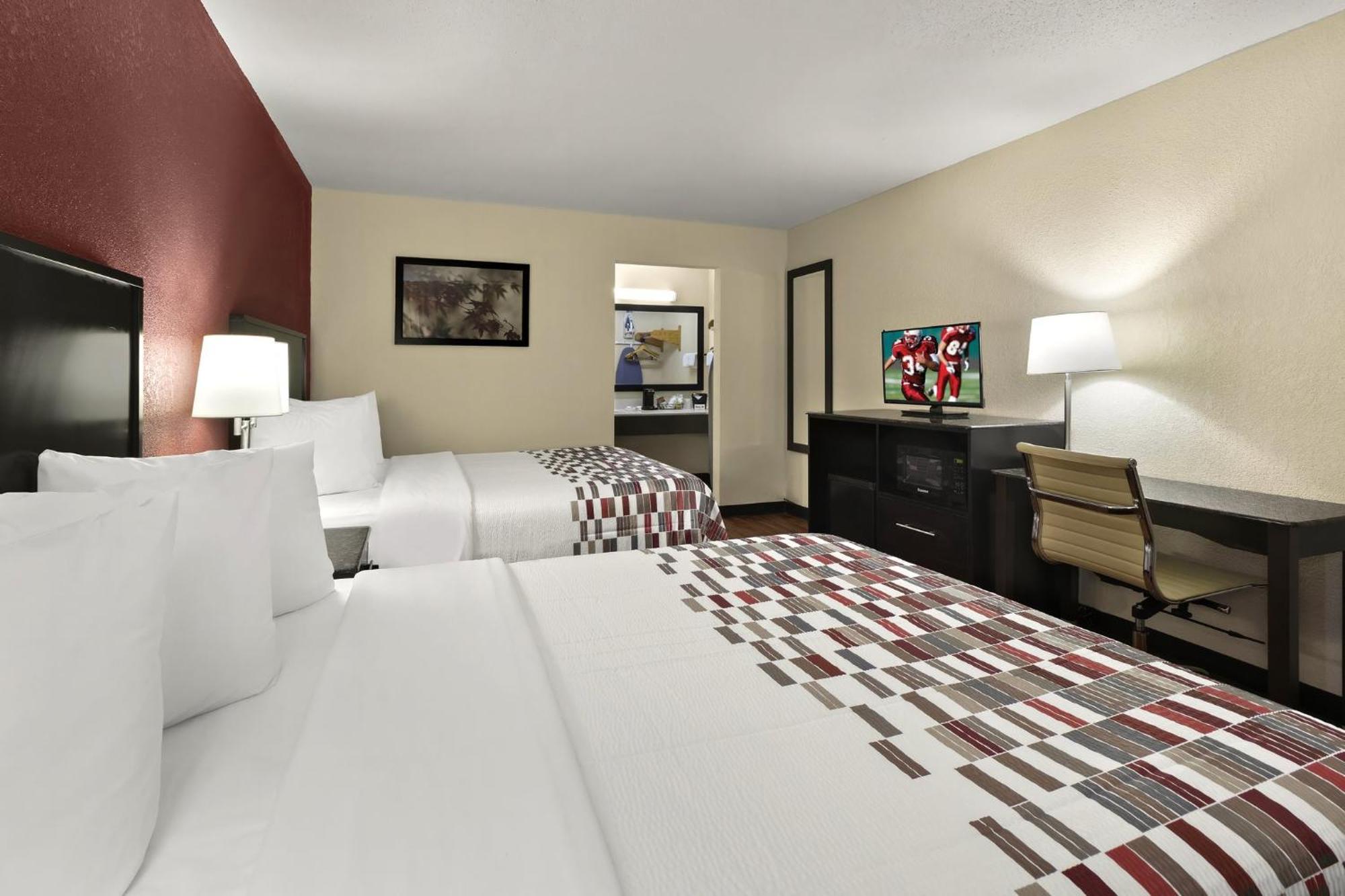 Red Roof Inn & Suites Cave City Exterior photo
